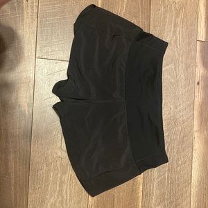 Black Lululemon speed up High Rise shorts sz. 6 2.5”